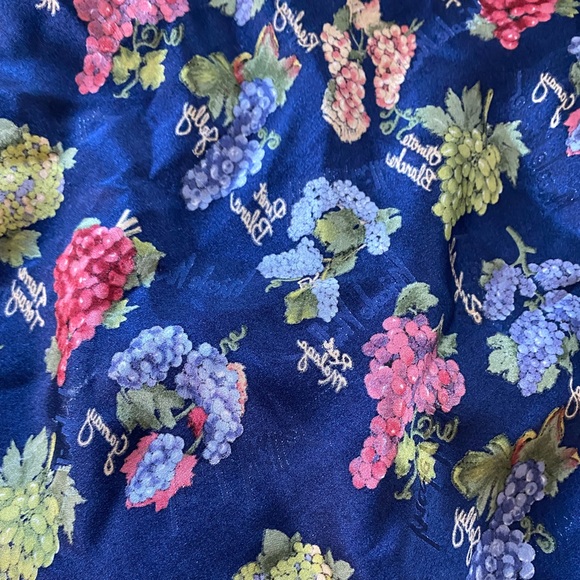 Vintage 1995 Nicole Miller Large Silk Scarf Grapes & Their Uses Wine Jelly Table - Picture 2 of 6